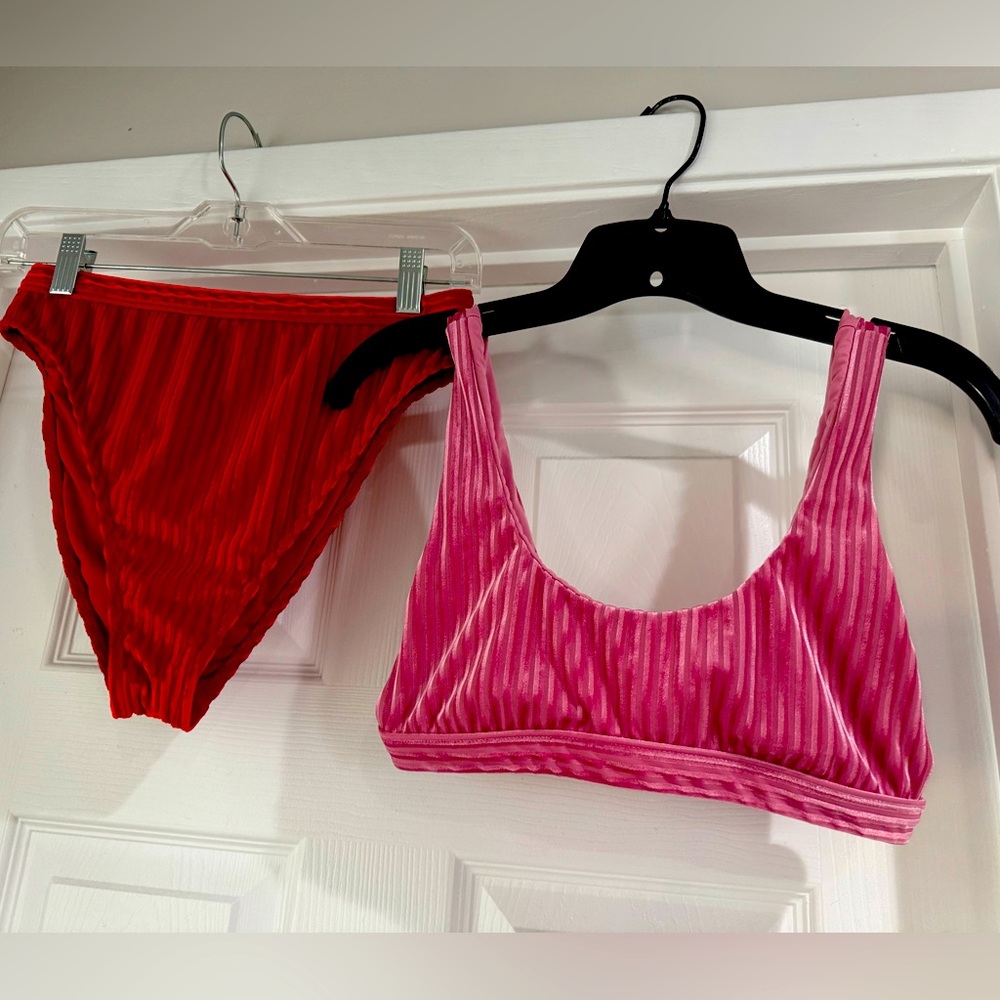 Dippin’ Daisy’s Pink & Red Bikini Set 🔥🔥☀️